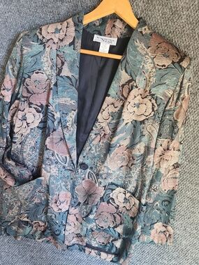 Kensington Square Floral Jacquard Blazer - Green & Blush Vintage Shoulder Pads